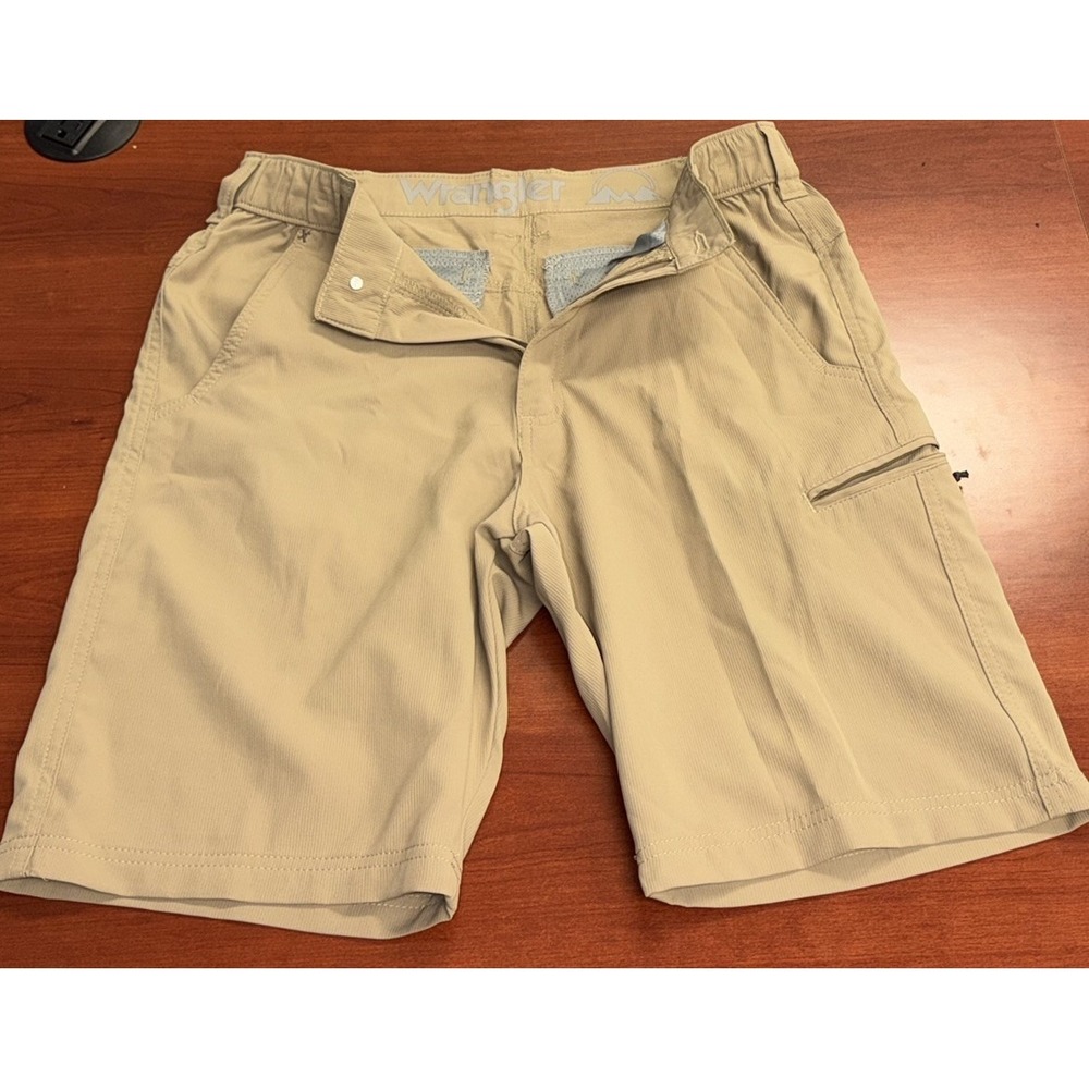 Wrangler All Terrain Gear Cargo Shorts Men's 30 Khaki Lightweight Stretch   M1